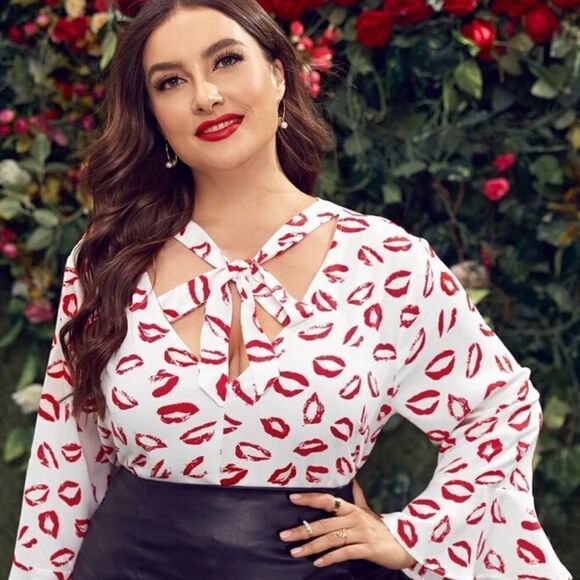 Shein very nice white blouse with red lipstick print! Bell sleeves too. New - Picture 1 of 9